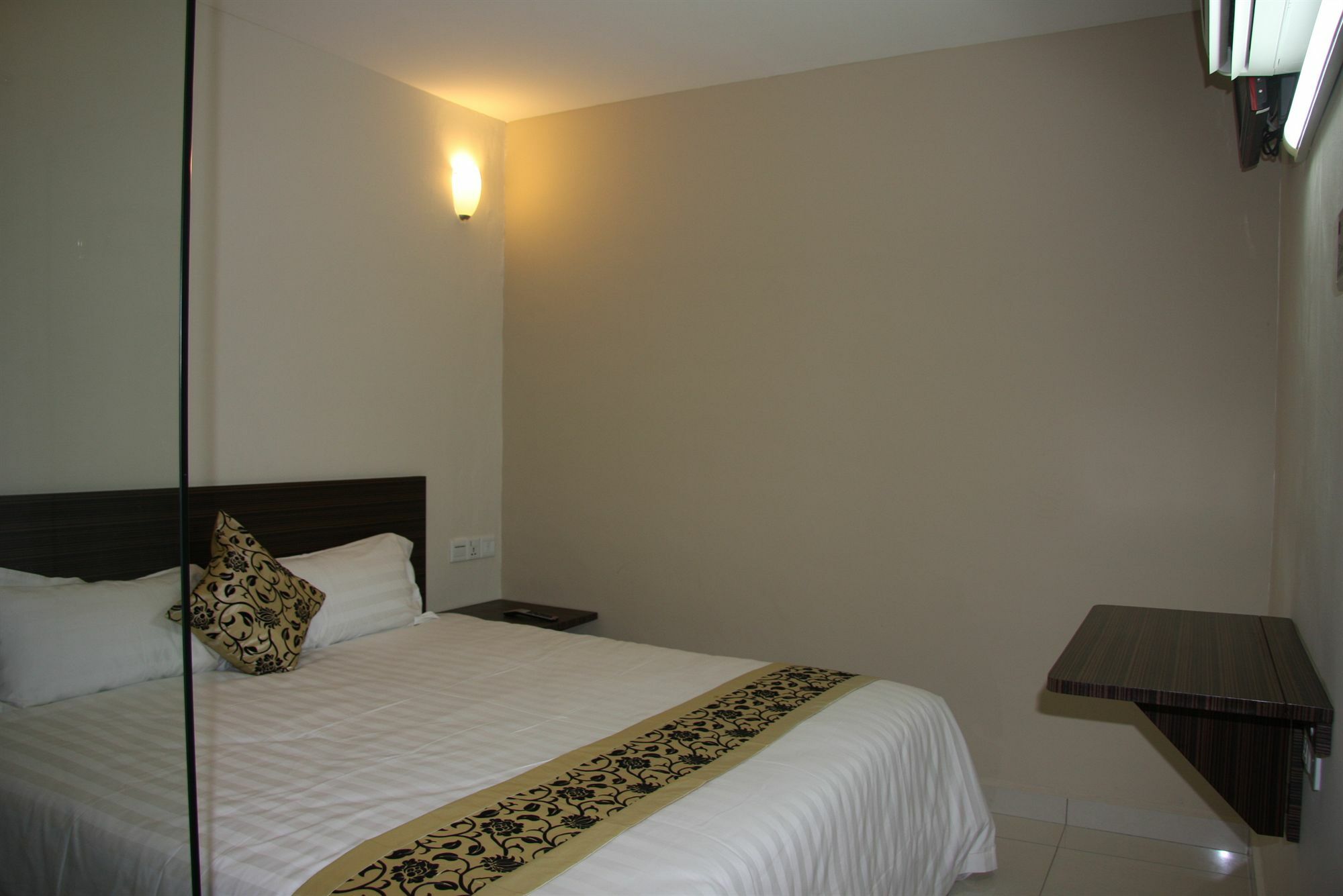 Azio Hotel Куах Экстерьер фото